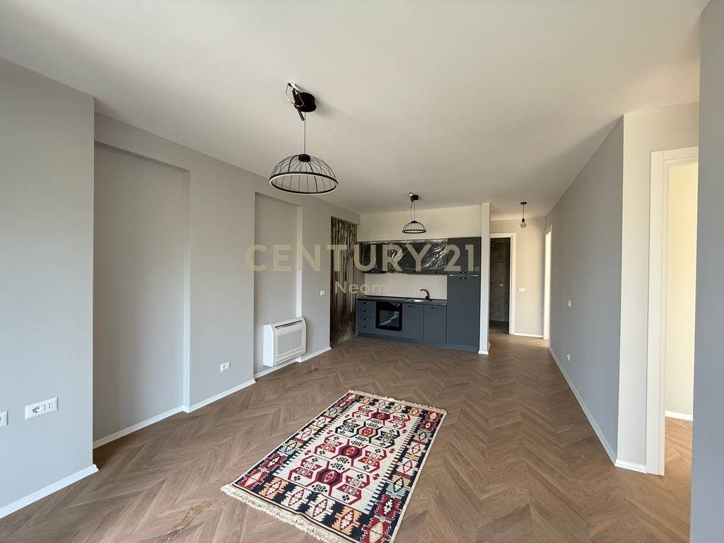 QIRA, APARTAMENT MODERN 3+1+2 , LIQENI I THATE !!