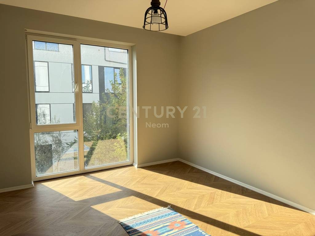 QIRA, APARTAMENT MODERN 3+1+2 , LIQENI I THATE !!
