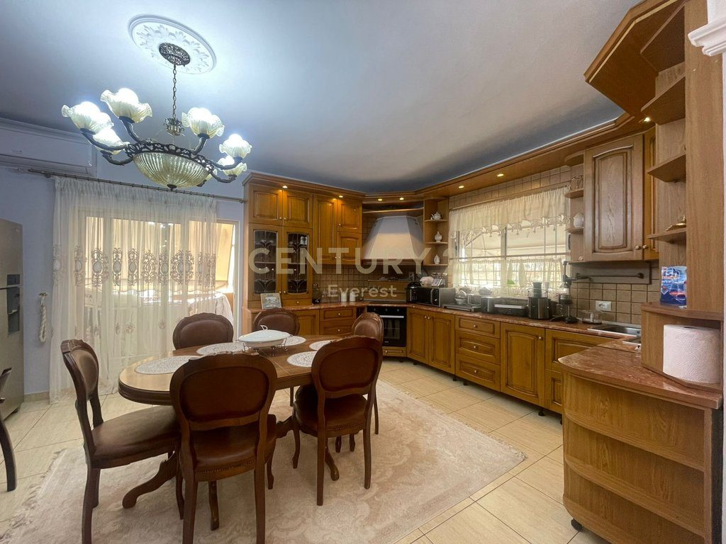 VASIL SHANTO, SHESIM  APARTAMENT 3+1+2!