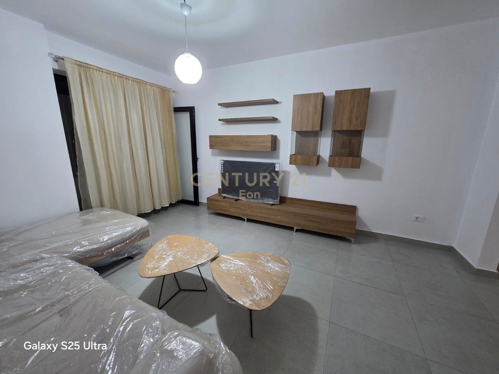 Jeper Apartament 2+1 Me Qira në Lagja nr.5, Durrës !