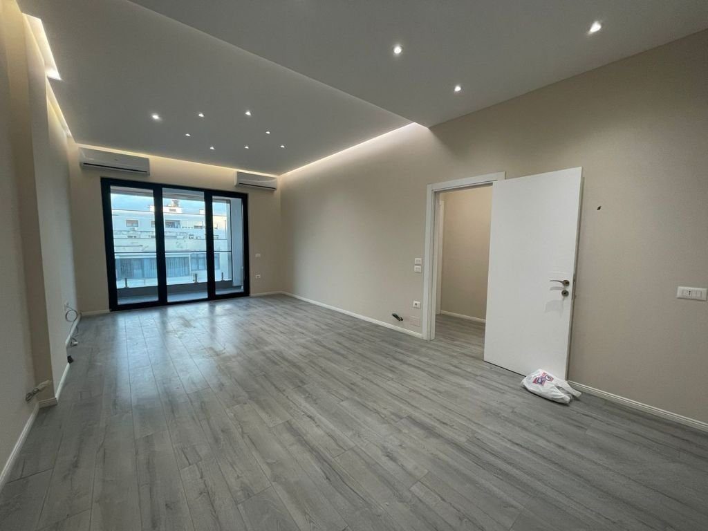 SHITET APARTAMENT 2+1+2 TEK KOMPLEKSI SQUARE 21 (ARLIS)