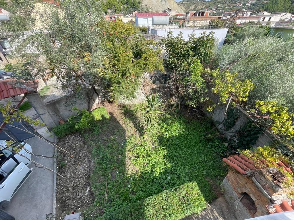 SHTEPI PRIVATE ME DY KATE PER SHITJE VLORE