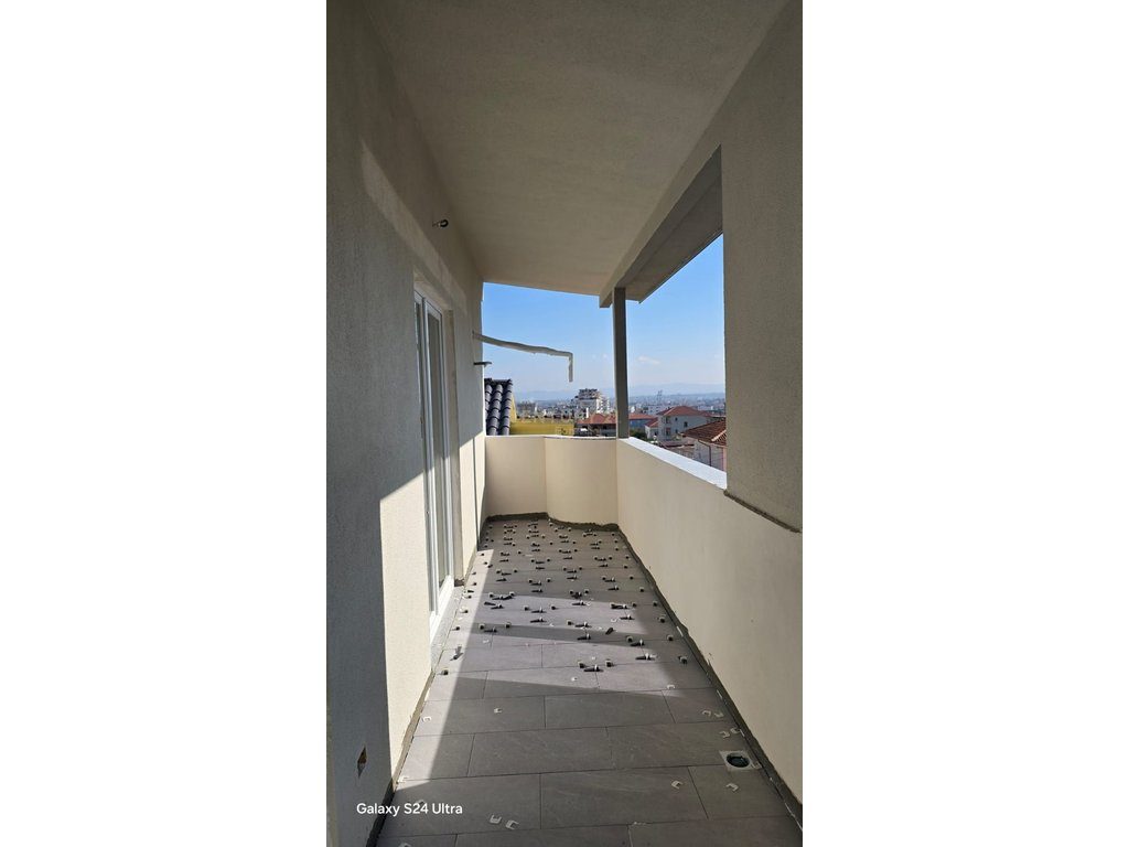 Apartament 2+1 në Shitje në Durrës me Post Parkimi dhe Depo !