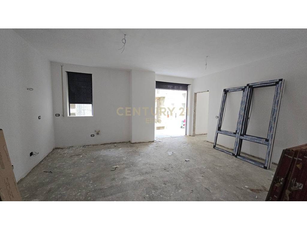 Apartament 2+1 Për Shitje ne Qerret!
