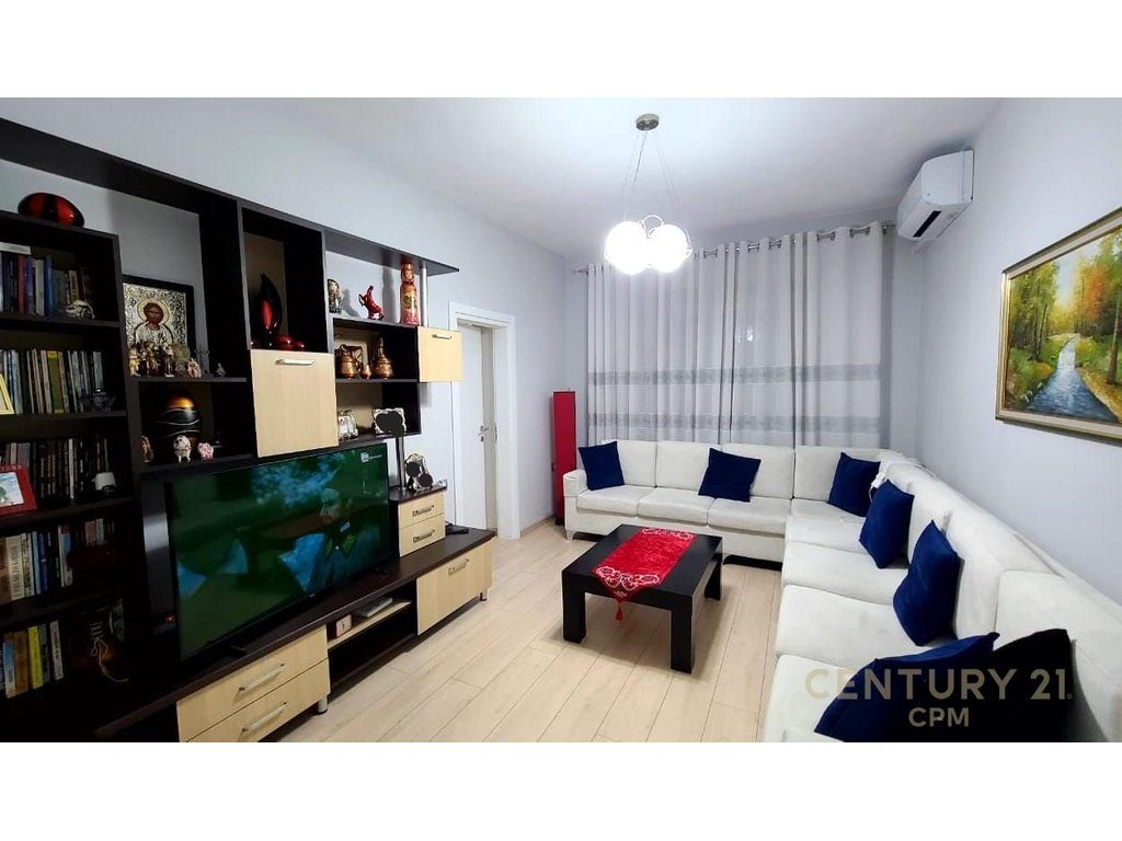 Apartament 2+1 Me Qira në Rruga Barrikadave, Tiranë - 900€ | 78 m²