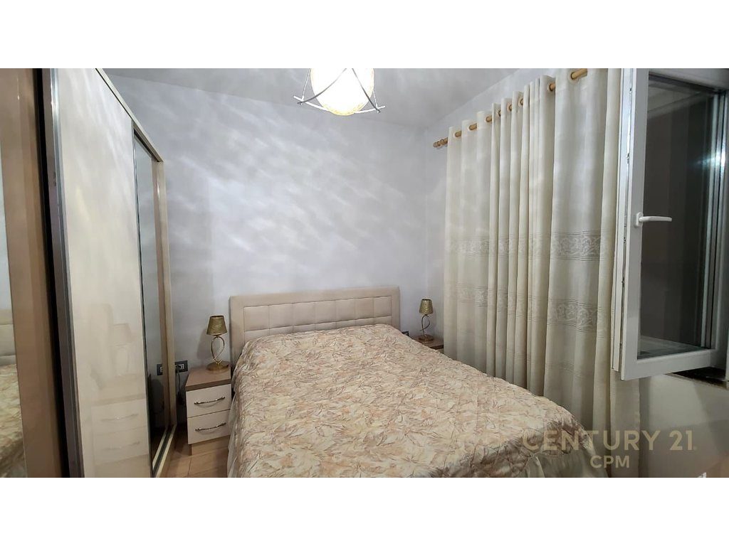 Apartament 2+1 Me Qira në Rruga Barrikadave, Tiranë - 900€ | 78 m²