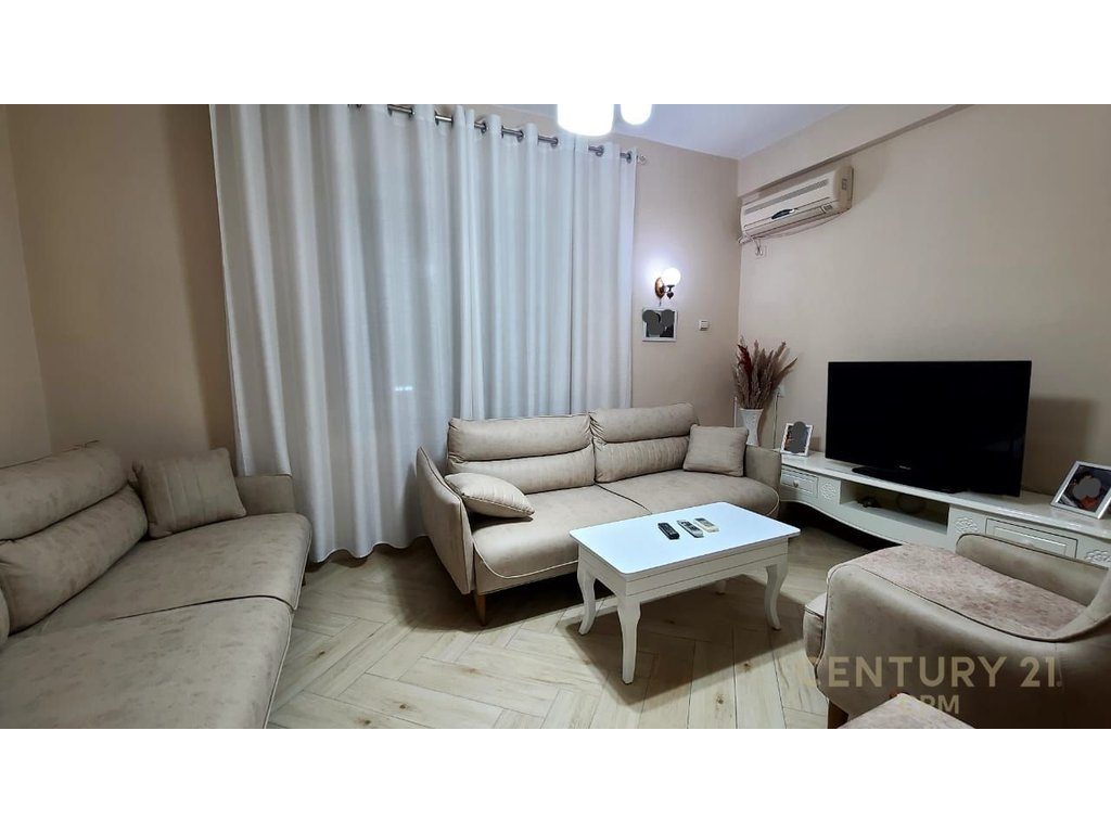 Apartament 2+1 Me Qira në Rruga Barrikadave, Tiranë - 900€ | 78 m²
