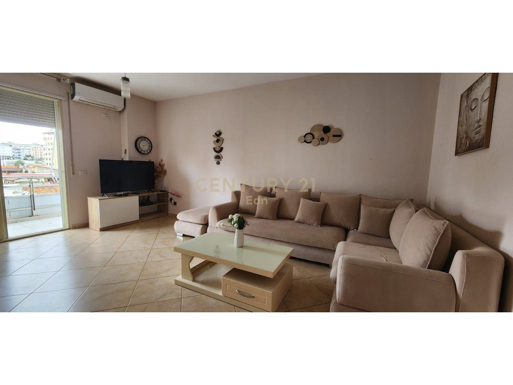 JEPET ME QERA APARTAMENT 3+1+2 PRANE PORTIT !