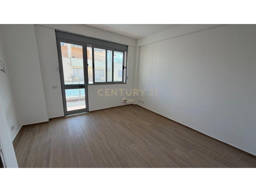 APARTAMENT 1+1 PER SHITJE NE GOLEM !