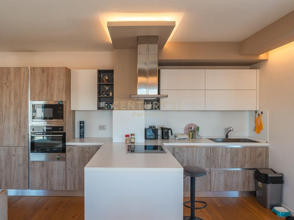 Shitet Apartament 3+1+2 në Kompleksin Magnet, Tiranë!