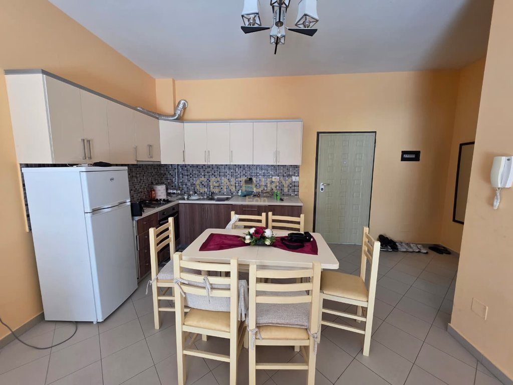 Apartament 1+1 Me Qira në Plazh Stacioni i parë, Durrës !