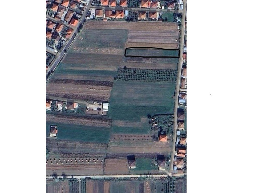 TOKË NË SHITJE NË FSHATIN CERRAVË – 1092 M²