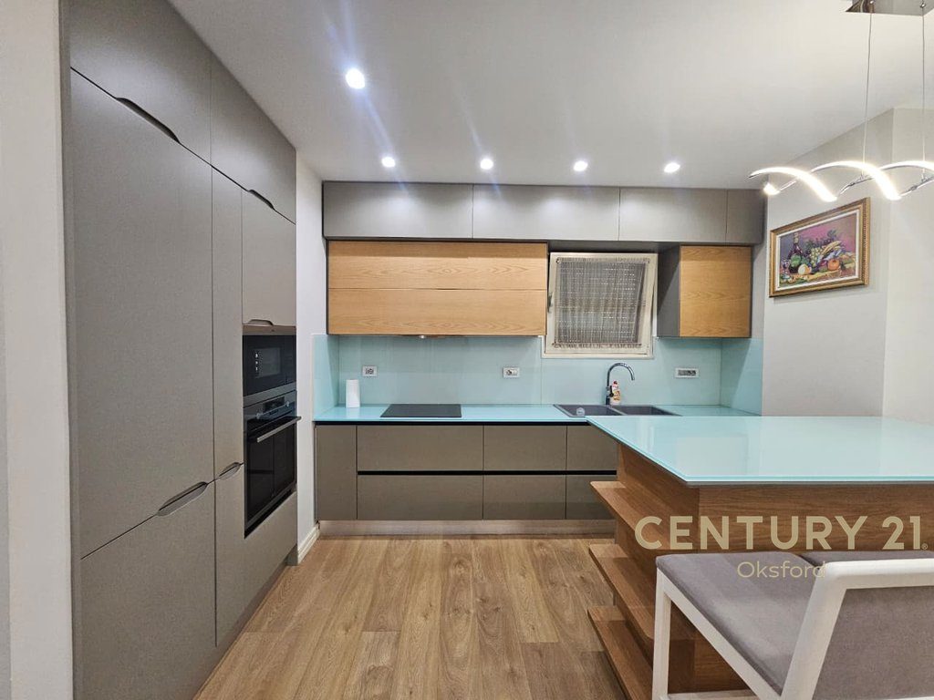 APARTAMENT 2+1 PER SHITJE TEK FRESKU (INSTITUTI FIZIKES BERTHAMORE) !