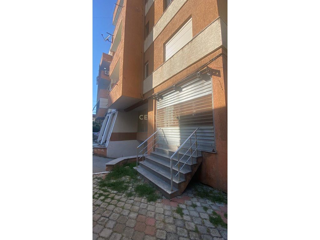 Ambient Komercial  Për Shitje në Plazh Rrota e Kuqe, Durrës - 150000€ | 103 m²