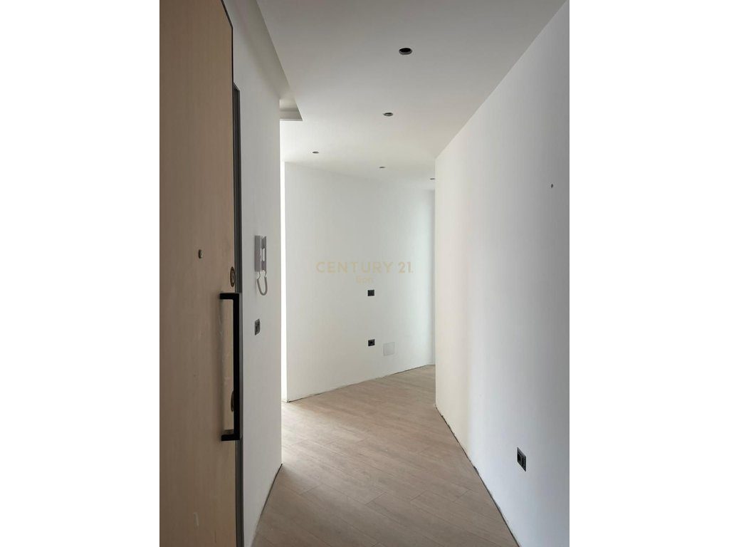 SHITET APARTAMENT 2+1 ME PAMJE DETI TEK "WHITE HILL RESIDENCE" NE CURRILA!