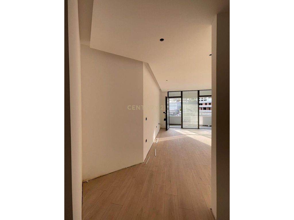 SHITET APARTAMENT 2+1 ME PAMJE DETI TEK "WHITE HILL RESIDENCE" NE CURRILA!