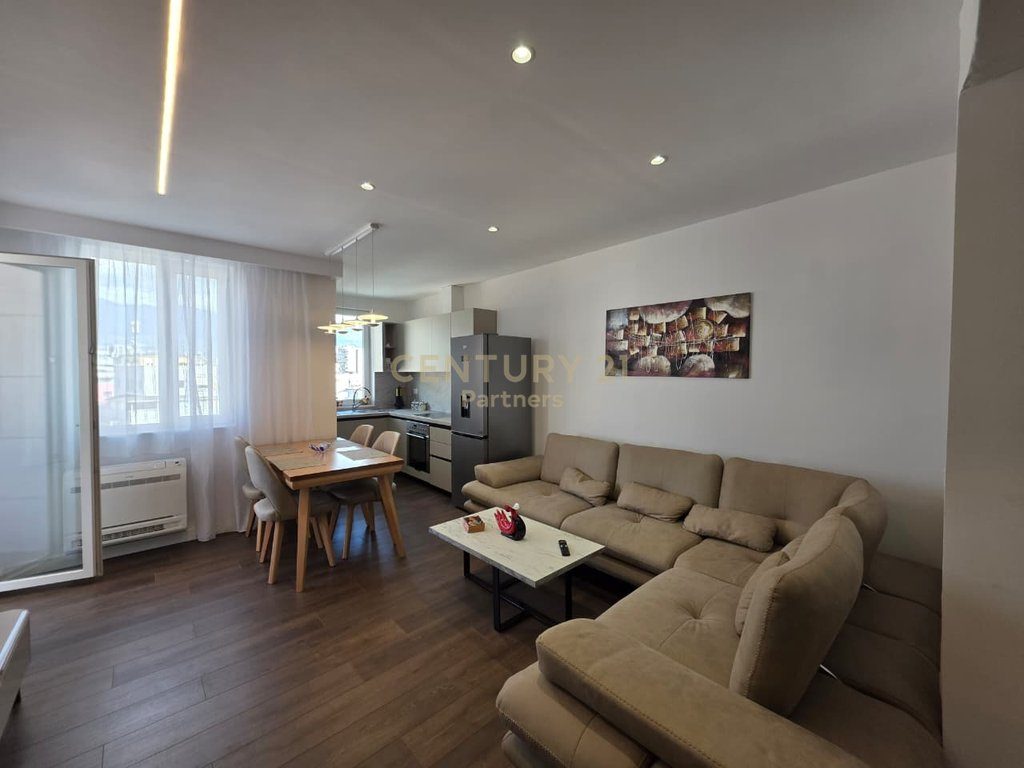 Apartament 2+1 Me Qira në Rrugën Mine Peza, Tiranë - | 90 m²