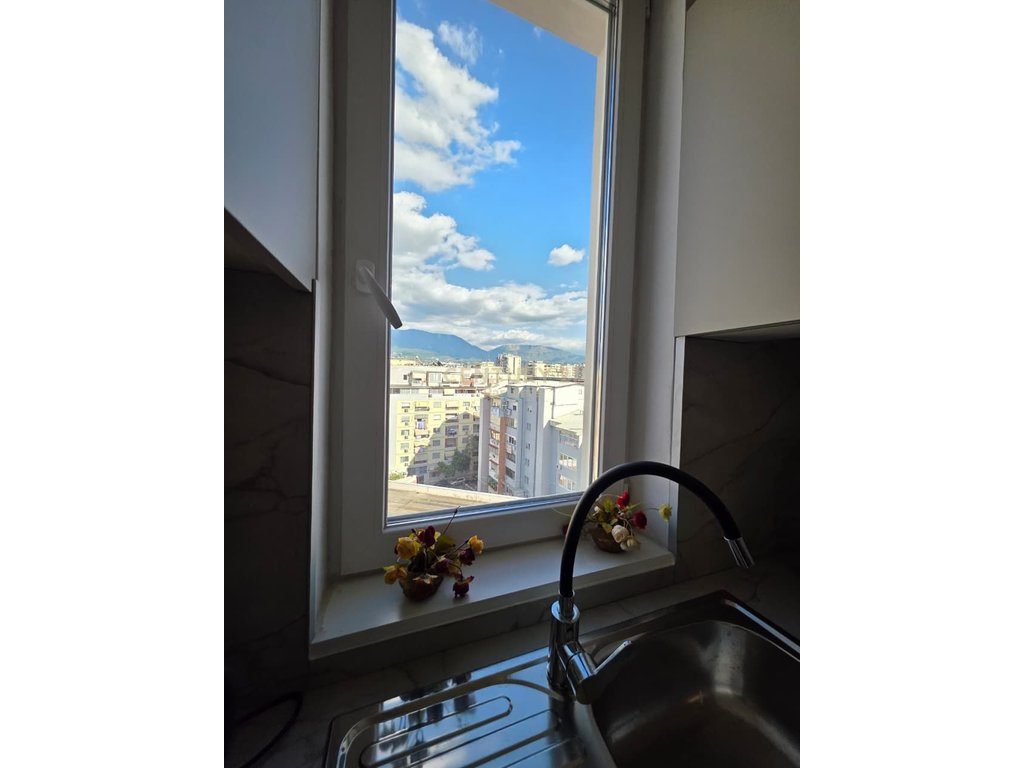 Apartament 2+1 Me Qira në Rrugën Mine Peza, Tiranë - | 90 m²