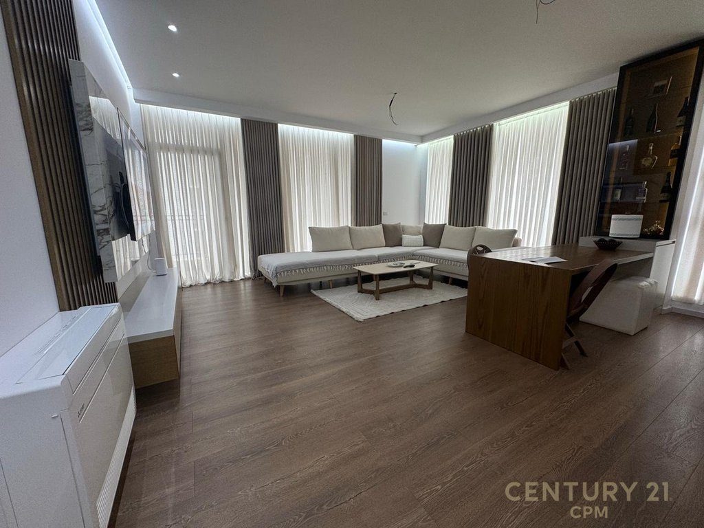 Super Apartament 3+1+ depo ne shitje tek Bulevardi Ri!