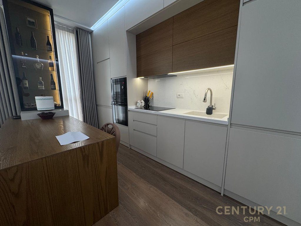 Super Apartament 3+1+ depo ne shitje tek Bulevardi Ri!