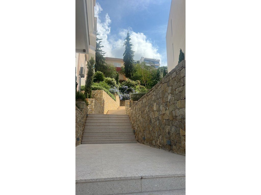 APARTAMENT 1+1 PER SHITJE NE NJE NGA REZIDENCAT ME LUKSOZE TE VLORES - ME PAMJE TE PLOTE NGA DETI !! - Century 21 Albani...