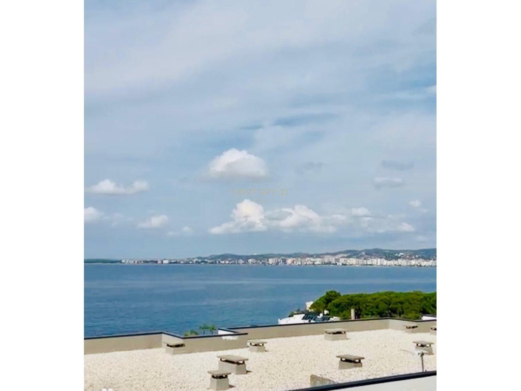 APARTAMENT 2+1 ME PAMJE DET NE SHITJE,VLORE