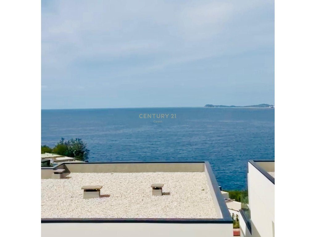 APARTAMENT 2+1 ME PAMJE DET NE SHITJE,VLORE