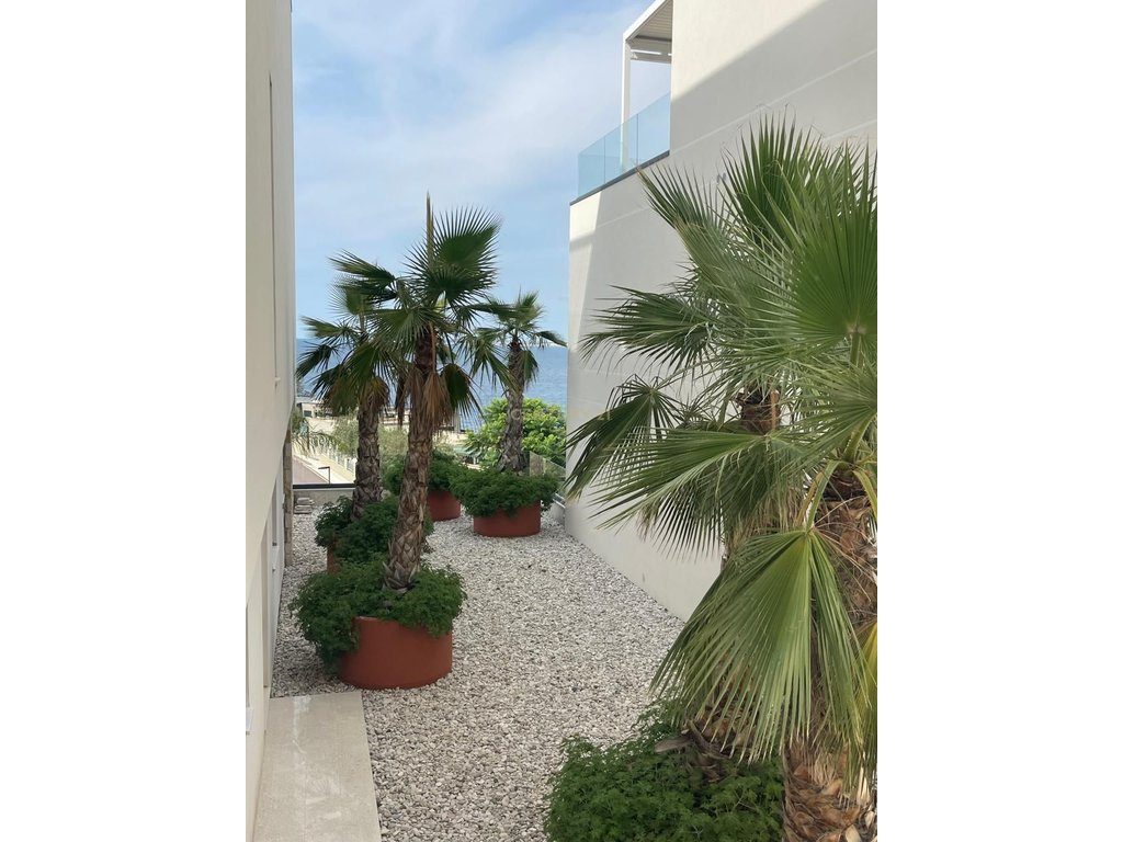 APARTAMENT 2+1 ME PAMJE DET NE SHITJE,VLORE