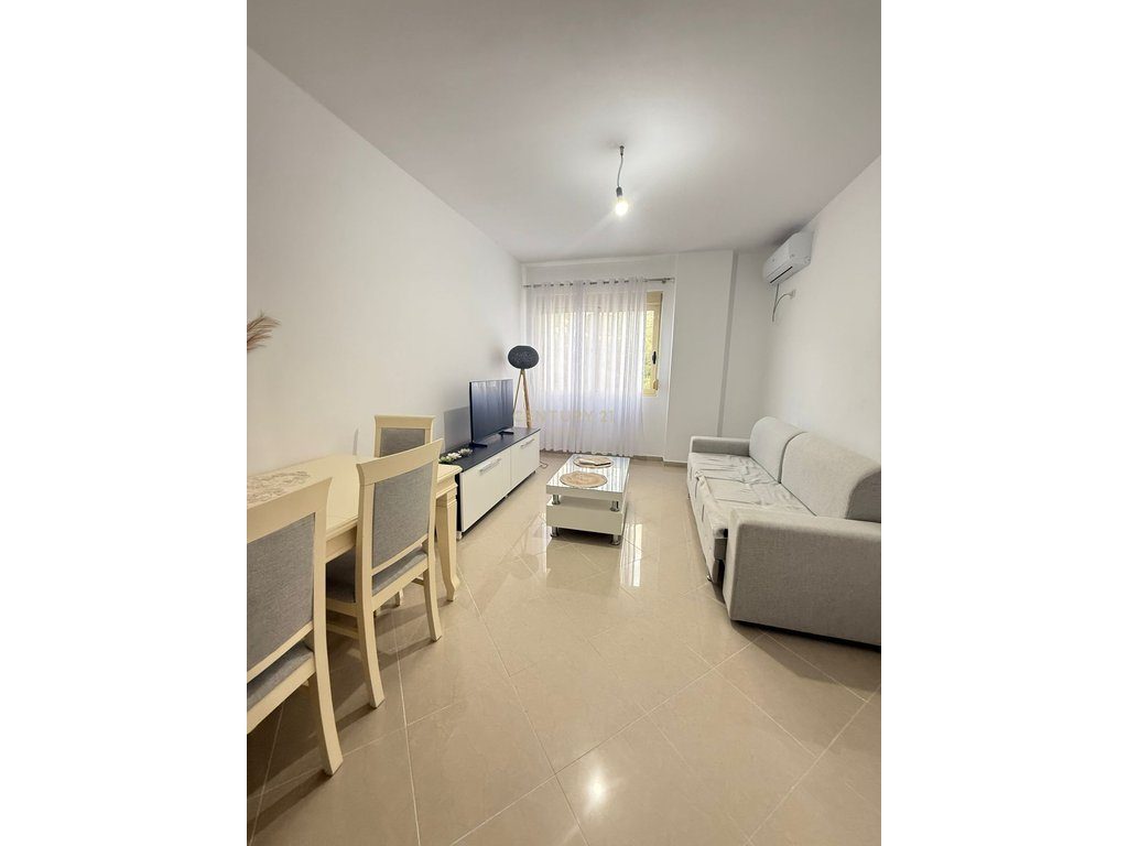 JEPET ME QIRA APARTAMENT 1+1,NE LUNGOMARE!!
