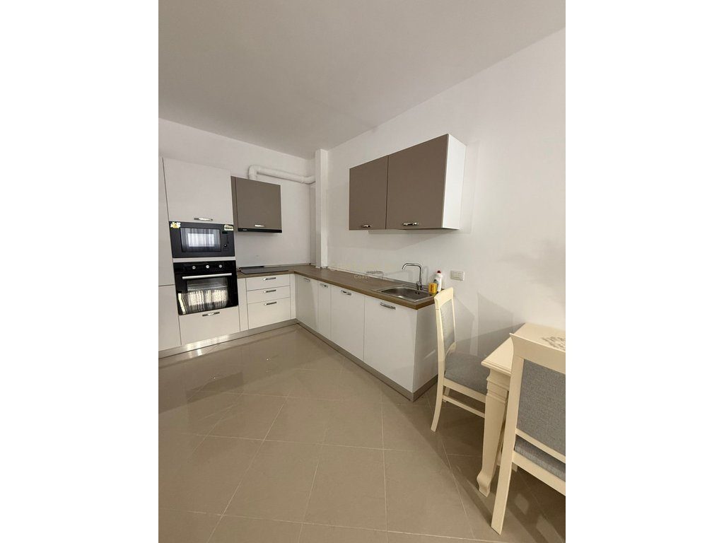 JEPET ME QIRA APARTAMENT 1+1,NE LUNGOMARE!!
