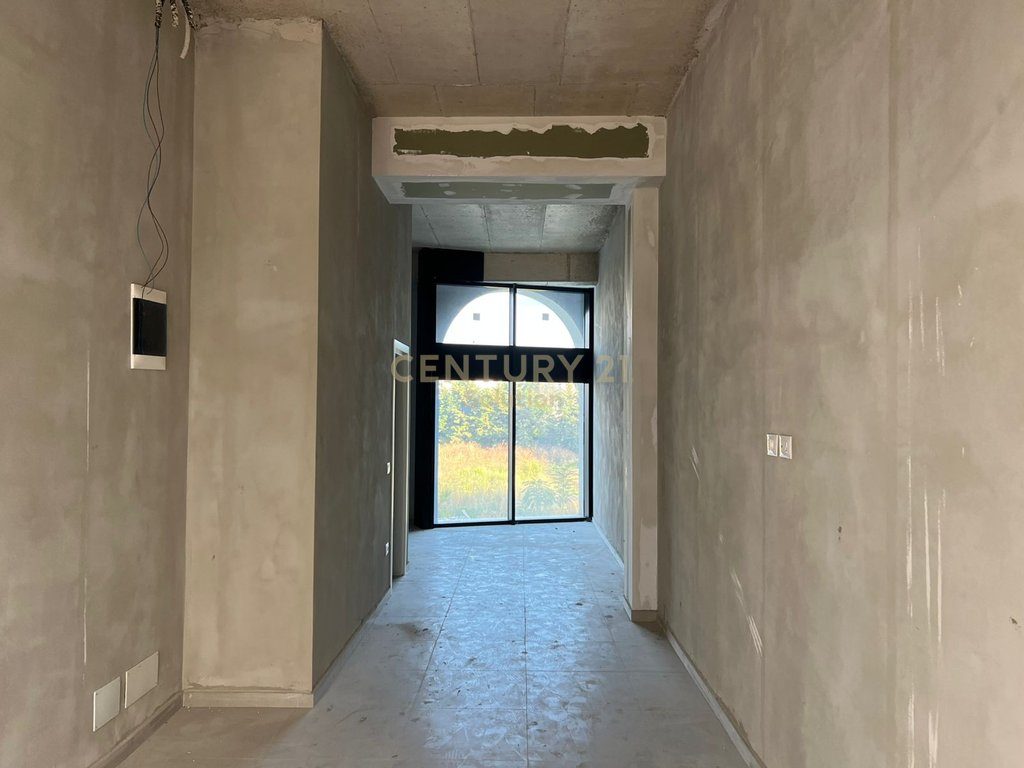 NJESI KOMERCIALE PER QIRA TEK RIVER RESIDENCE!