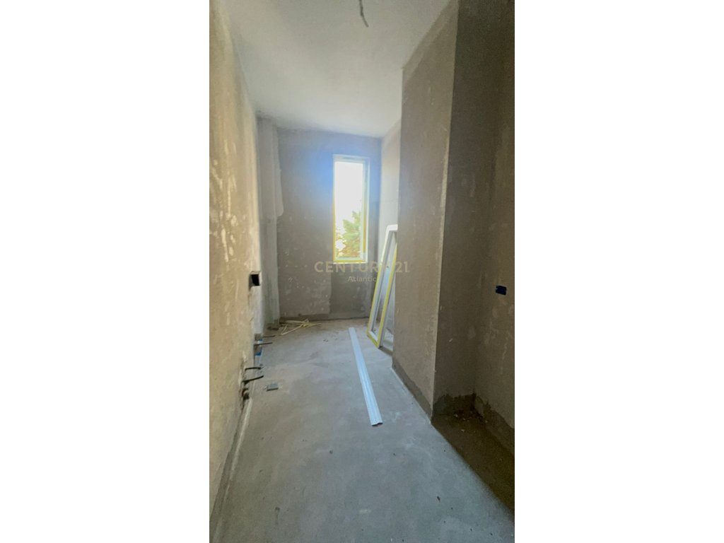 Apartament me lokacion fantastik dhe pamje deti 1+1+ballkon Për Shitje në Golem, Durrës - 126,790| 81.8m² - Century 21 A...