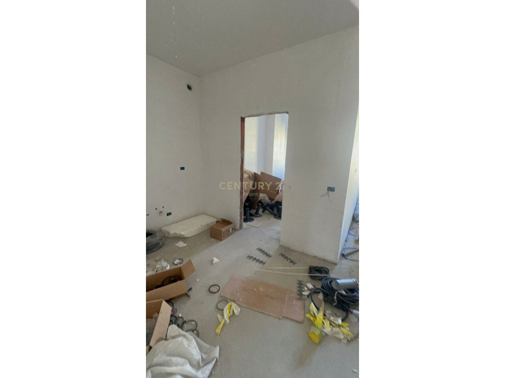 Apartament me lokacion fantastik dhe pamje deti 1+1+ballkon Për Shitje në Golem, Durrës -127,050| 77.2 m² - Century 21 A...