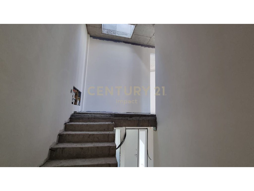 2 Vila Elitare per shitje ne zonen e Liqenit te Thate "GREEN VALLEY", 1263m².