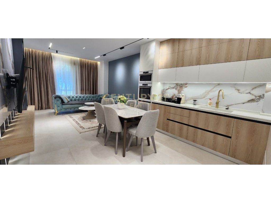 SHITET APARTAMENT 2+1 ME PAMJE DETI + POST PARKIMI NE MALIN E ROBIT !
