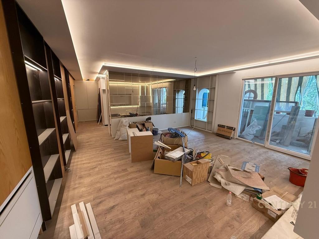 Apartament 2+1+2 prane Stadiumit Dinamo!