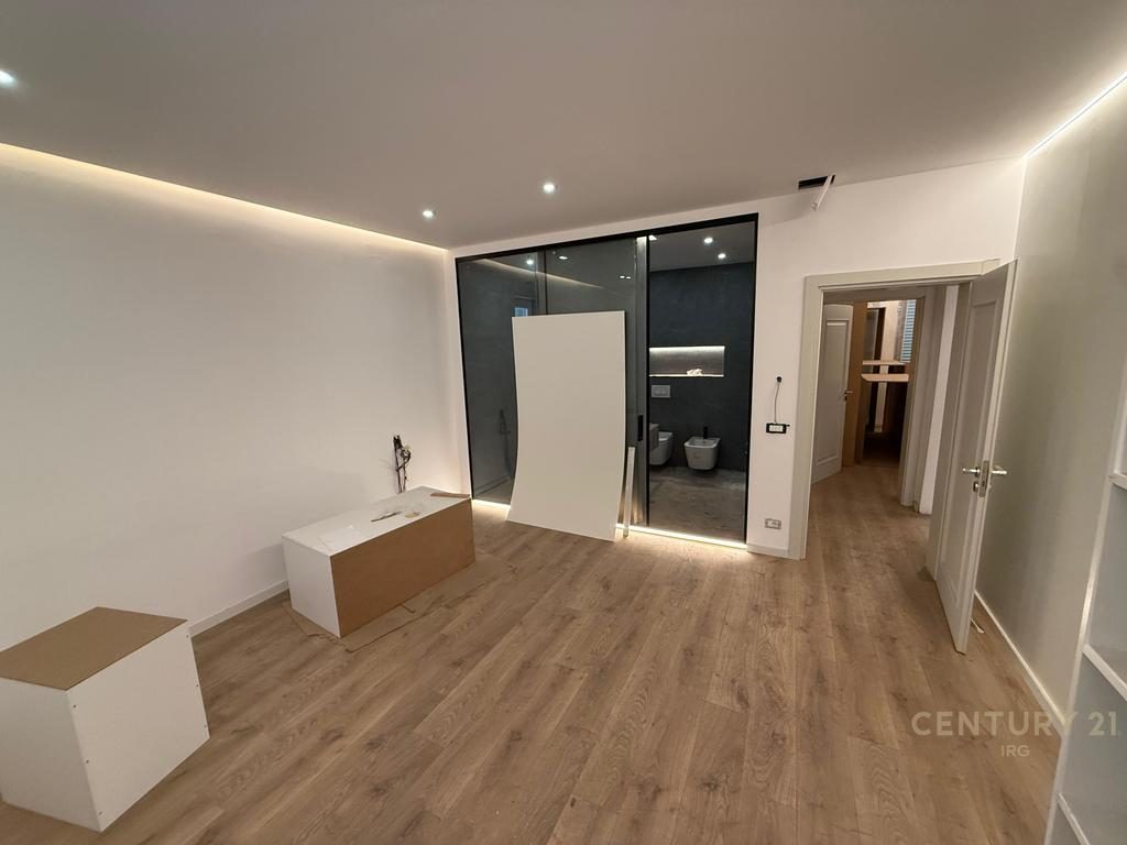 Apartament 2+1+2 prane Stadiumit Dinamo!