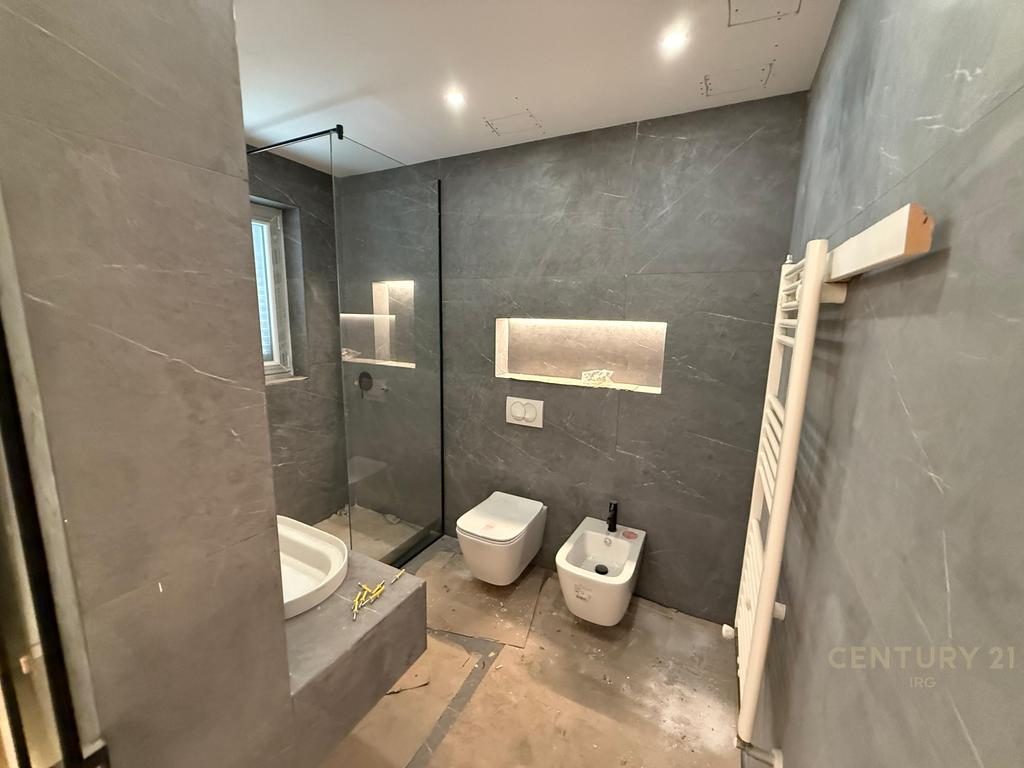 Apartament 2+1+2 prane Stadiumit Dinamo!