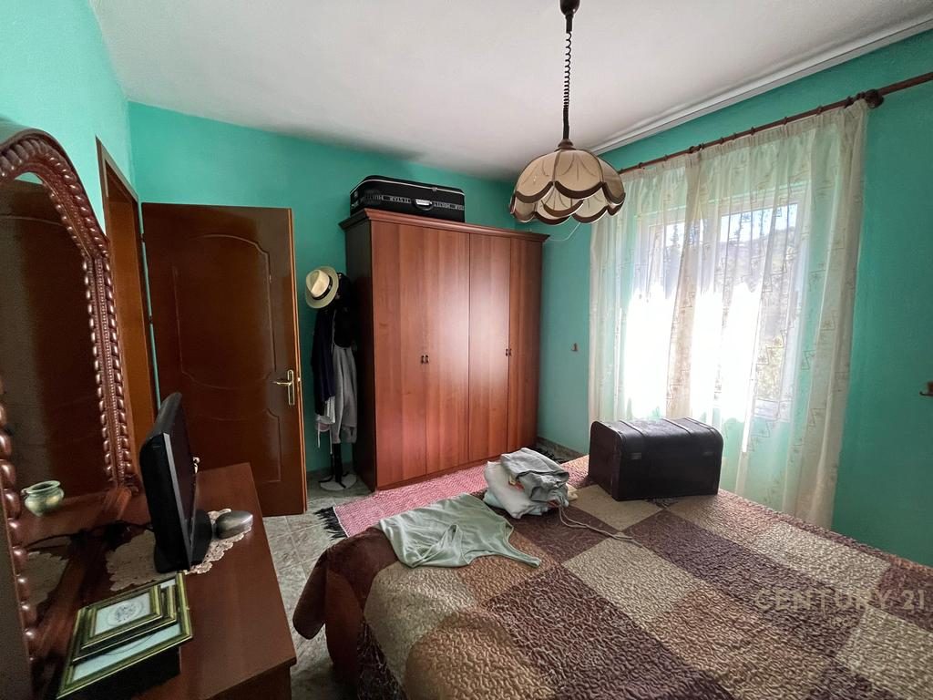 Shtëpi private me qira në Pezë!