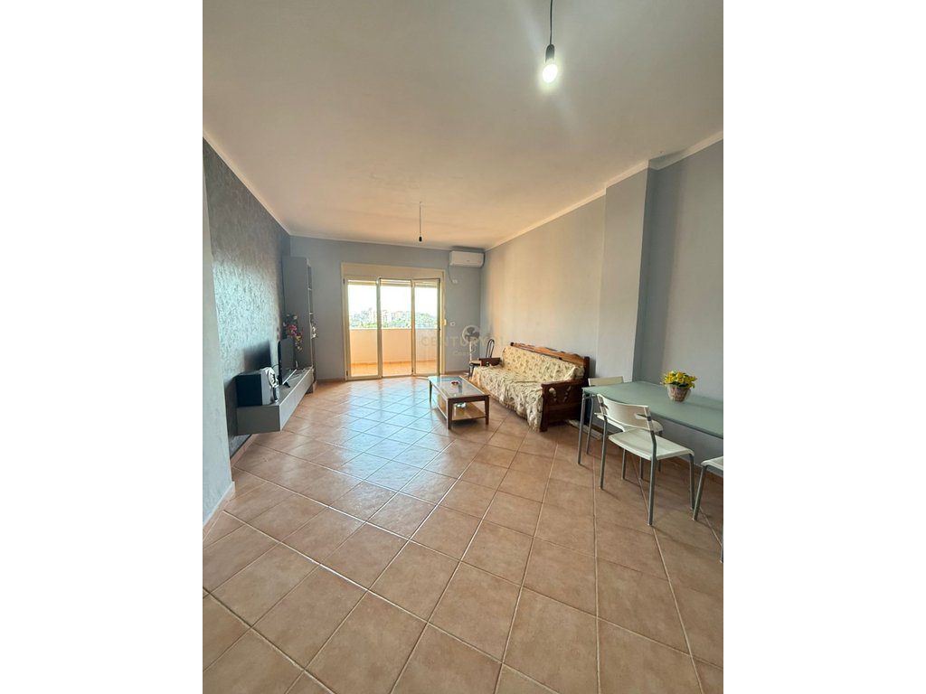 SHITET APARTAMENT 2+2+3 ,NE AFERSI TE RRUGES "TRANSBALLKANIKE"
