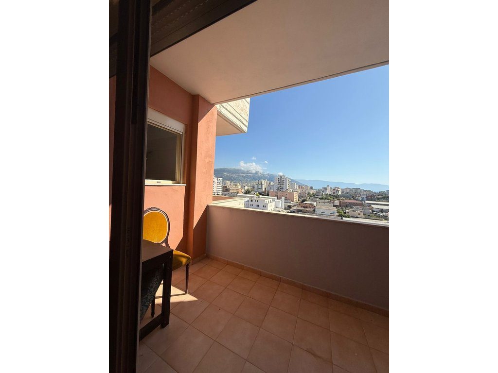 SHITET APARTAMENT 2+2+3 ,NE AFERSI TE RRUGES "TRANSBALLKANIKE"