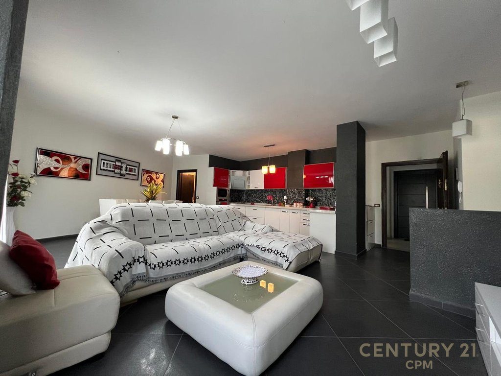 Apartament 2+1 Me Qira në Fresku, Tiranë