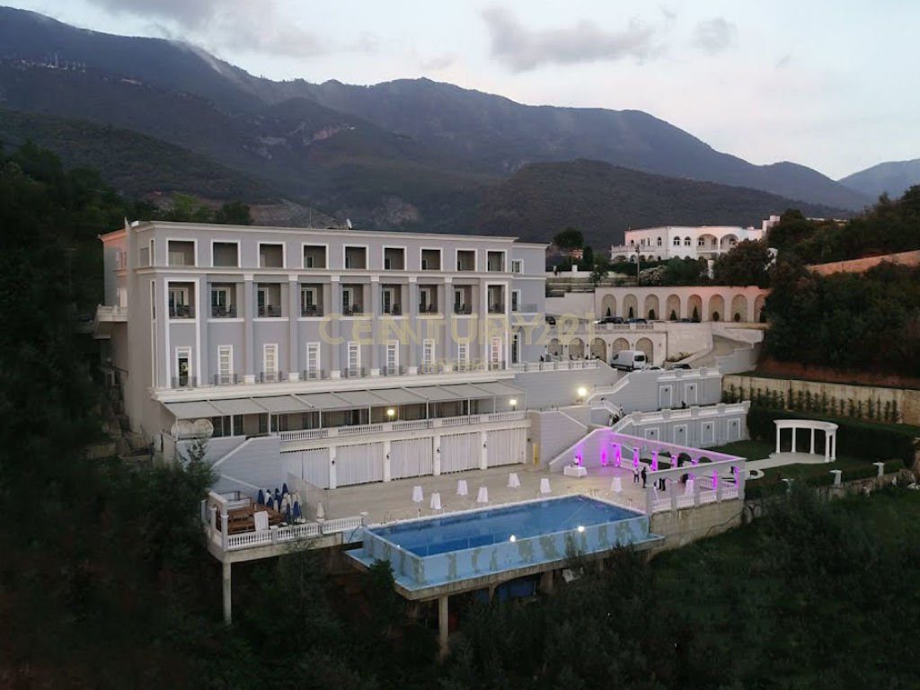 SHITET RESORT NE ZONEN E DAJTIT!