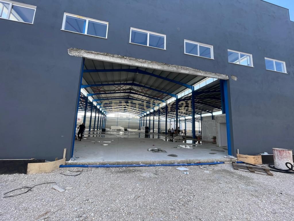 Objekt Industrial për Qera, 1.900 m² – Autostrada Durres - Tirane