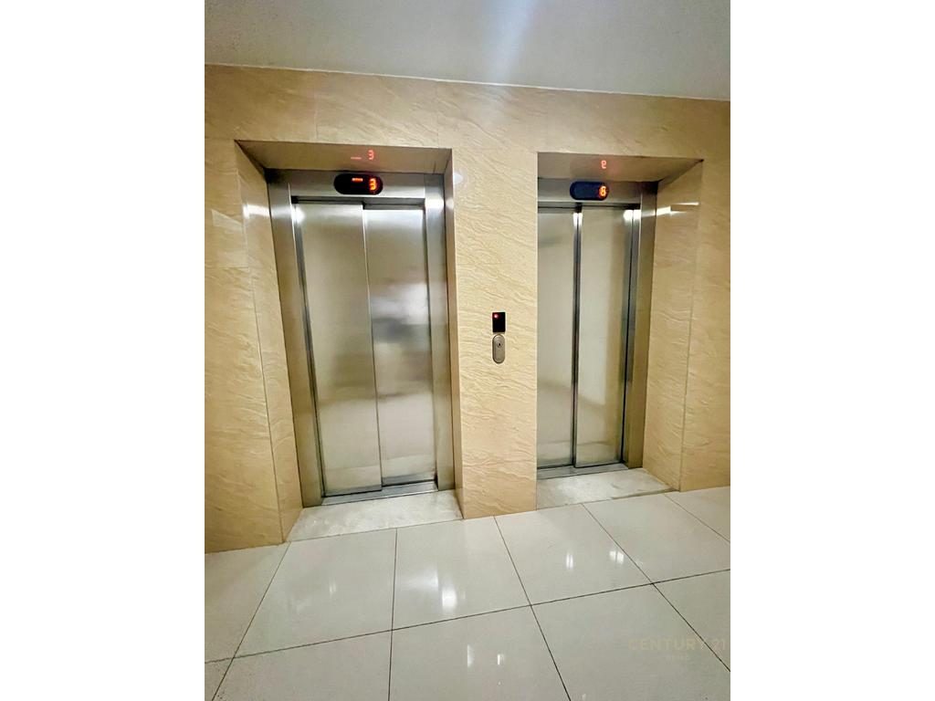 Komuna e Parisit, Shitet Apartament 2+1+2