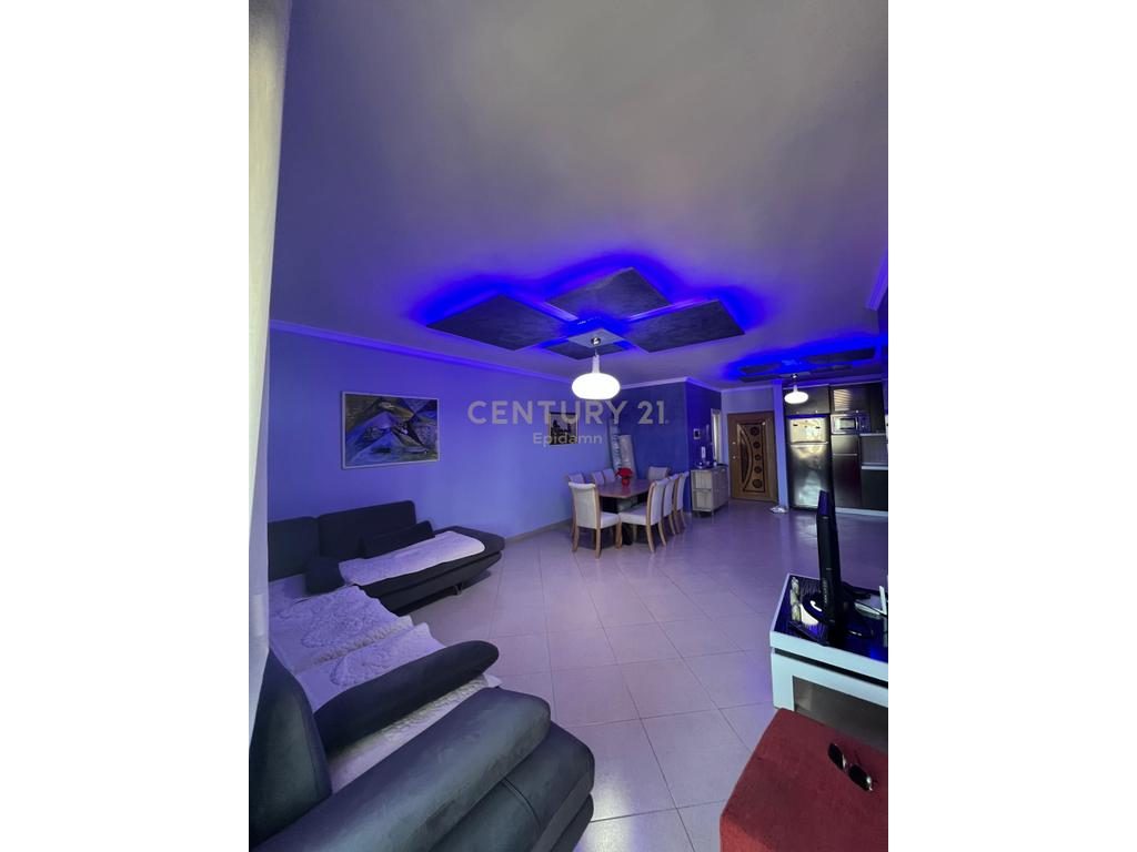 JEPET ME QIRA APARTAMENT 2+1+2 + POST PARKIMI NE STACIONIN E PARE PLAZH!