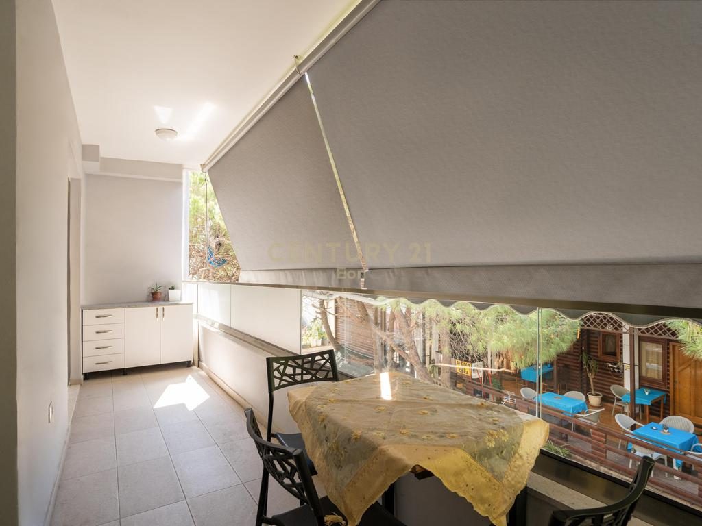 SHITET APARTAMENT 1+1 50M PRANE DETIT NE PLAZH, DURRES!!
Mundesi pagese me keste per 1 vit!