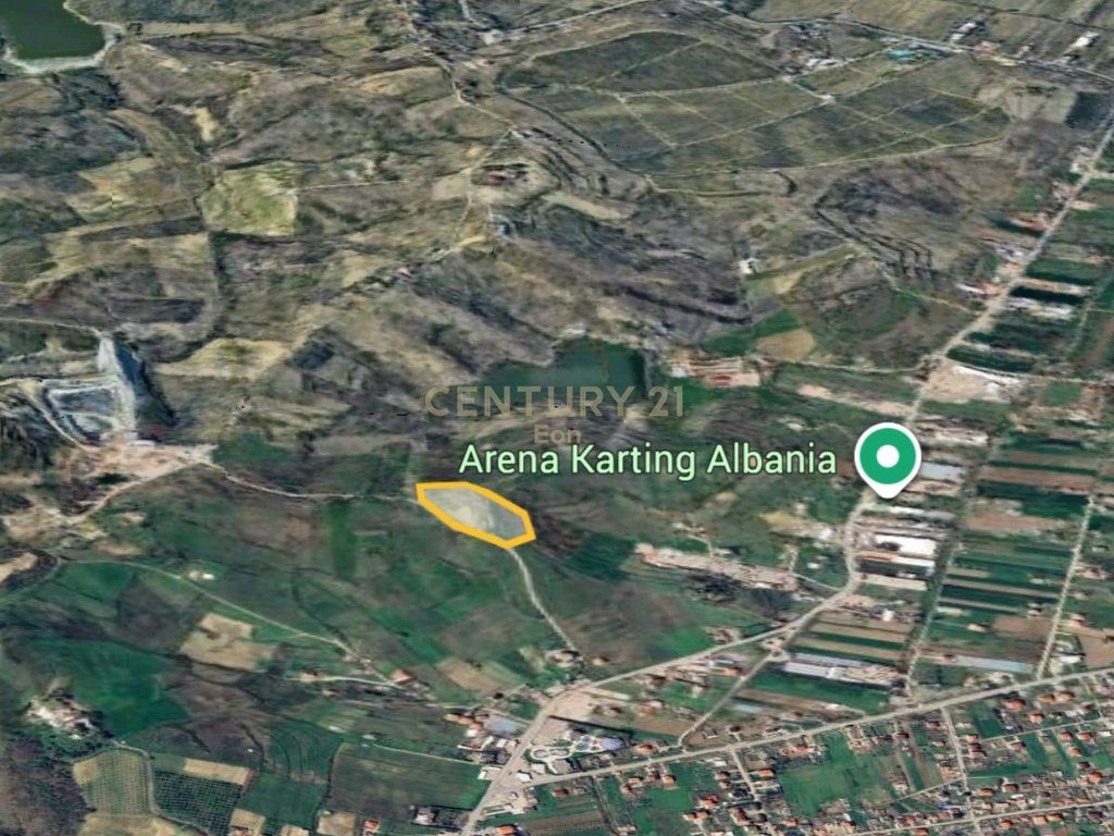TOKË NE PJEZE PER SHITJE 
Sipërfaqe: 6000 m² | Çmim: 20€/m²