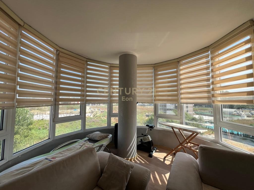 Shitet apartament 1+1 me kuzhine te vecuar,tek Mali Robit !