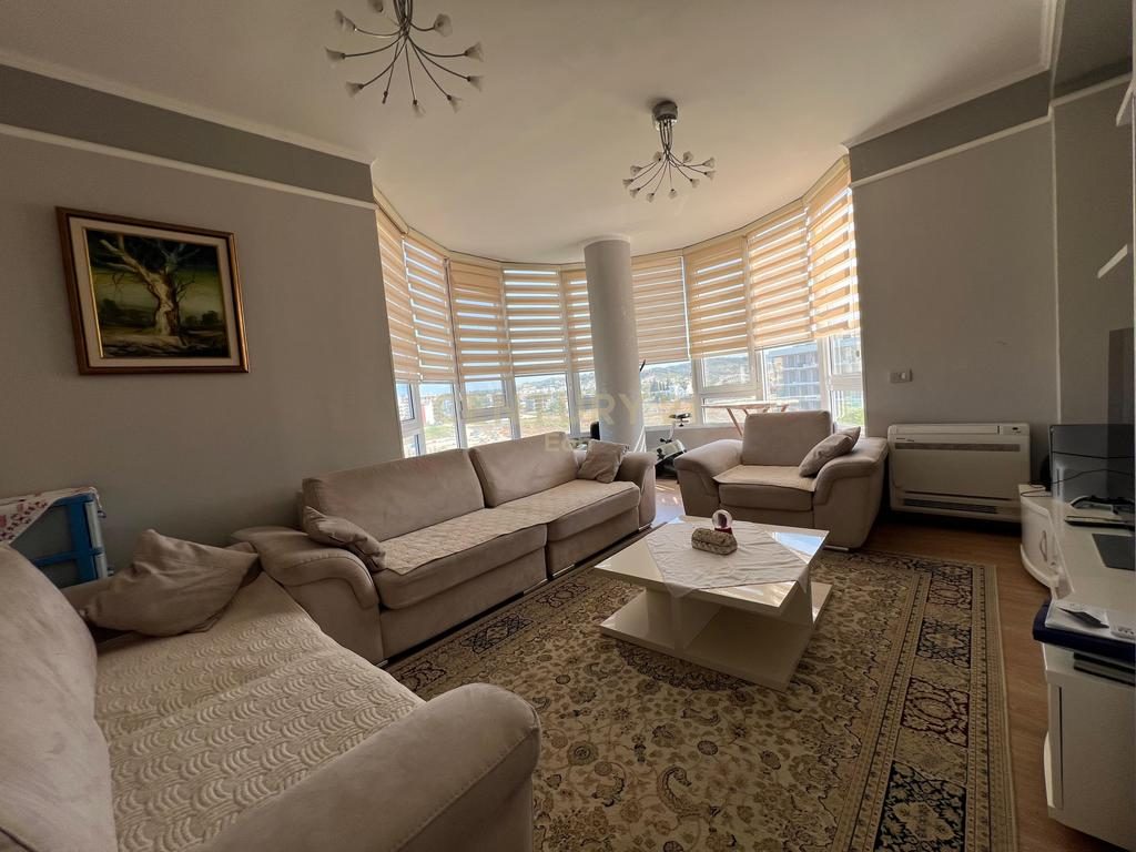 Shitet apartament 1+1 me kuzhine te vecuar,tek Mali Robit !